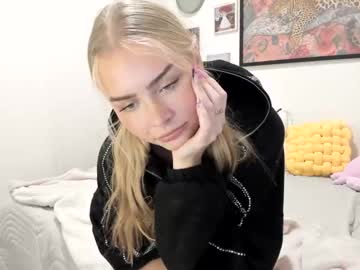 ariah_is_blonde's chat room