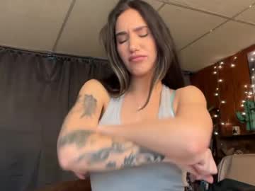 ella2sweet's chat room