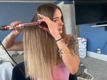 andreaelizabethxo's chat room