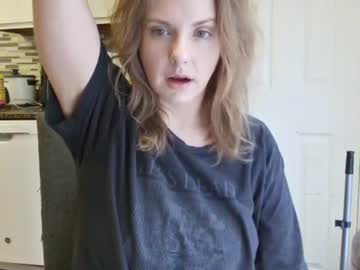 tinywithtiddies's chat room