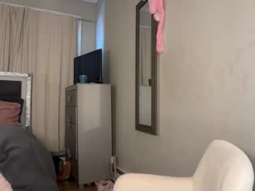 sophiasecretsx's chat room