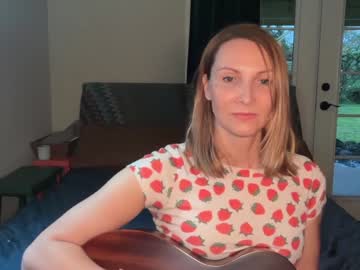 kaileeshy's chat room