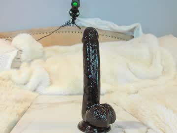 eatmygingersnapps's chat room