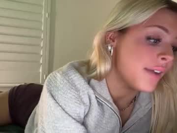 ella_hill's chat room