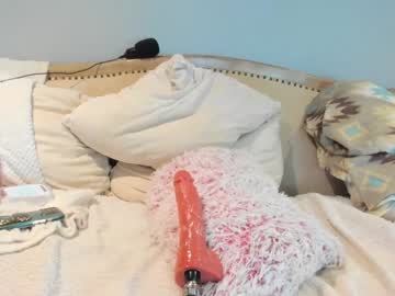 eatmygingersnapps's chat room