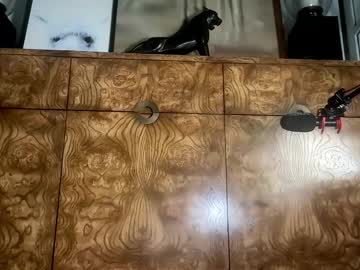 avalonnfoxx's chat room