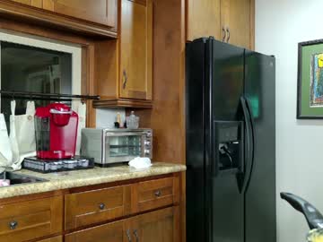 ellalowe's chat room