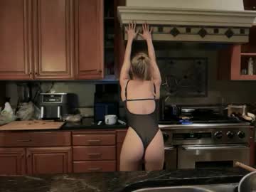 lunarose17's chat room