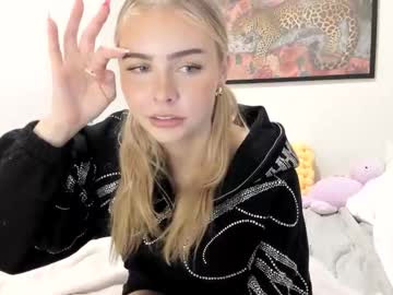 ariah_is_blonde's chat room