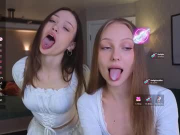 2mamacitas's chat room