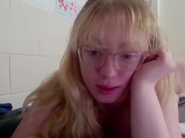 blonde_katie's chat room