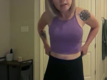 leanneluxecouple's chat room