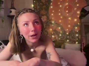 abbienextdoor's chat room