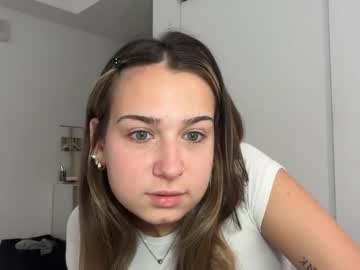 elenahere4u's chat room