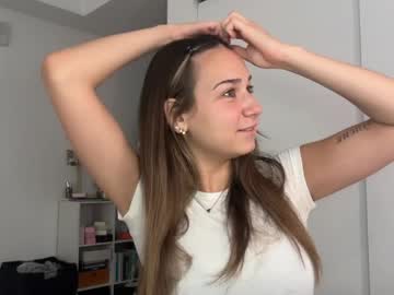 elenahere4u's chat room