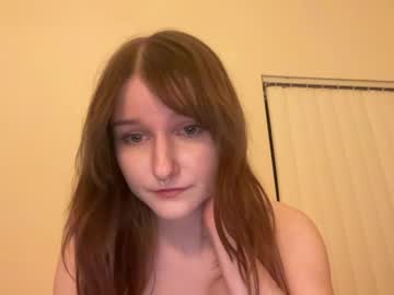 tinytittytia's chat room