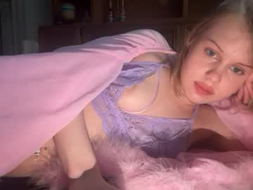 lunarose17's chat room