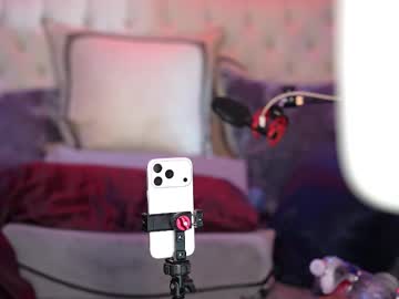 avalonnfoxx's chat room