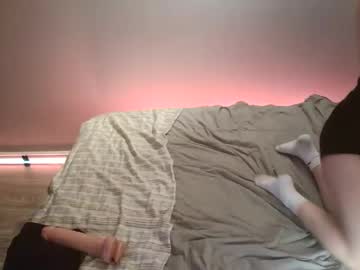 anonymous_fantasy_4u's chat room