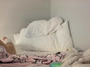 lilylustxoxo's chat room