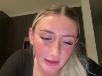 alyssa_skyee's chat room