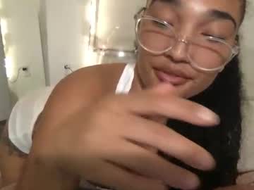 rosalinatoosexy's chat room