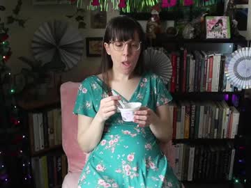 ellynaomi's chat room