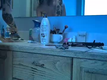 justsomechickwithboobs's chat room