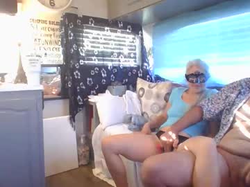 charleyandsmokie's chat room