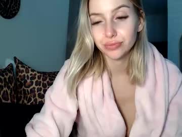 itsmealexisrae's chat room