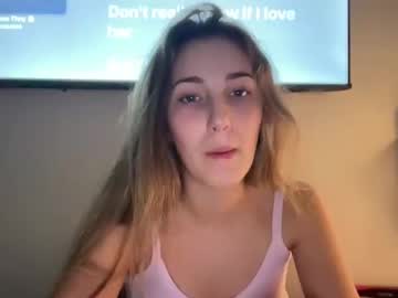 sweetgirlzara's chat room