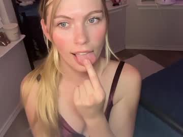 elliee81's chat room