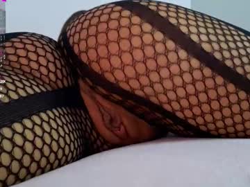 ilikeithaard's chat room