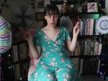 ellynaomi's chat room