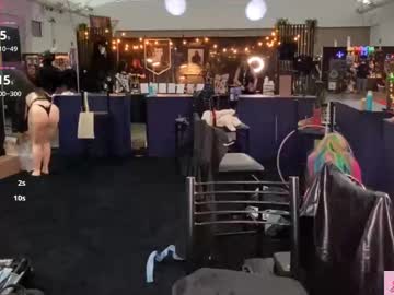 maevemads's chat room