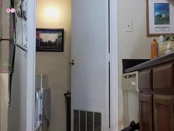 lovesarachristine's chat room