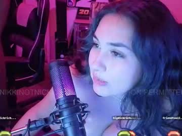 nikkinotnicki00's chat room