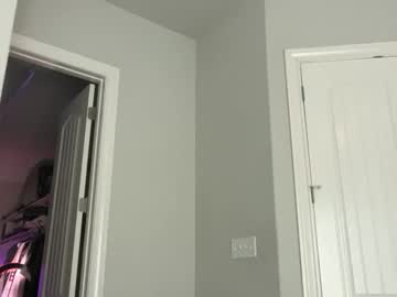 leanneluxecouple's chat room