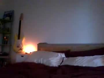 _sexylittleslutt's chat room