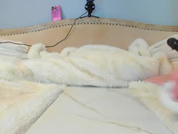 eatmygingersnapps's chat room