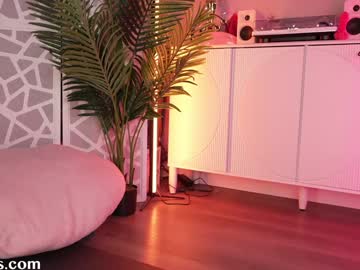 saraloverays's chat room