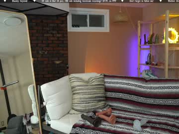 vivid_whit's chat room