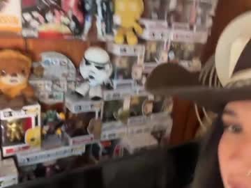 ella2sweet's chat room