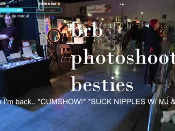 vivid_whit's chat room