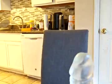 tinywithtiddies's chat room