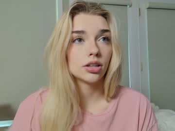 ellalowe's chat room