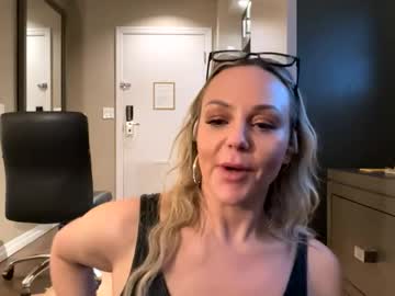 cumguzzlingskank's chat room