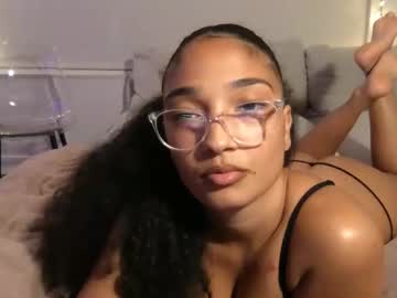 rosalinatoosexy's chat room