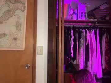 averyyy333's chat room