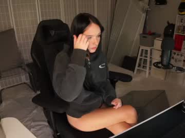 finleyfae's chat room